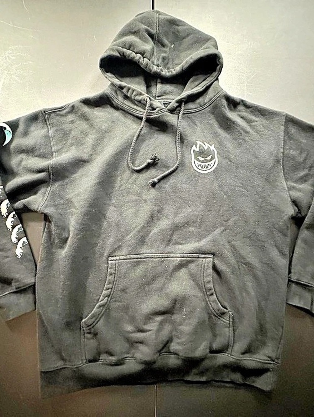 Spitfire black logo & wave pattern hoodie size L